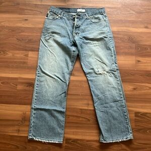 Woman’s Armani Exchange Distress Style Jeans Lightwash Size 34
